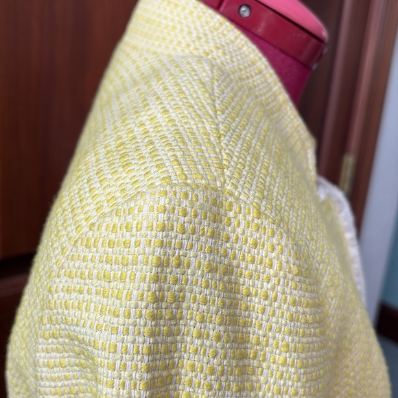 Loft  Jacket  blazer  7/8” sleeves. Open front  raw edge look trim cotton yellow - Picture 9 of 12
